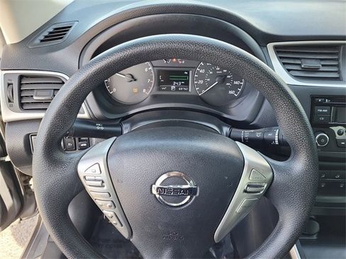Used 2017 Nissan Sentra S image 10
