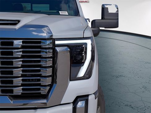New 2026 GMC Sierra 2500 Denali w/ Denali Reserve Package image 3