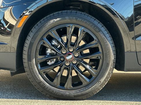 Used 2025 Cadillac XT5 Luxury w/ LPO, Red Accent Package image 37