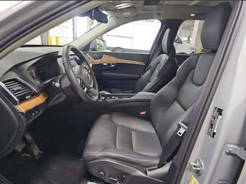 Used 2025 Volvo XC90 T8 Plus image 8