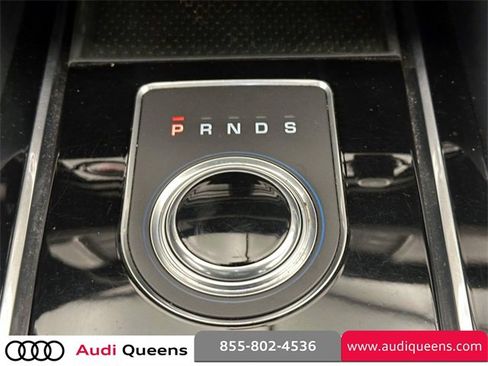 Used 2017 Jaguar XF Premium image 18