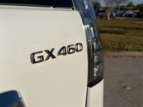 Used 2023 Lexus GX 460 Premium image 11