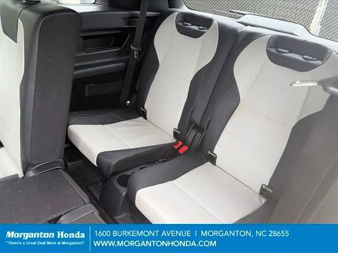 Used 2021 Mercedes-Benz GLB 250 image 26