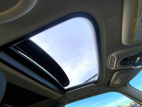 Used 2020 MINI Cooper S w/ Premium Package image 21