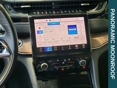 Used 2023 Jeep Grand Cherokee Summit w/ Adv Protech Group IV AWD/4WD image 14