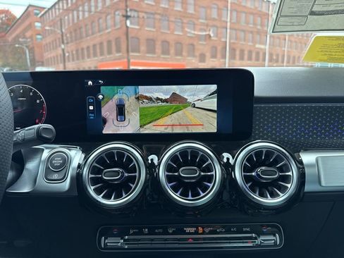 New 2026 Mercedes-Benz GLB 250 4MATIC image 31
