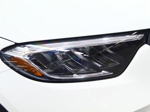 Certified 2025 Mercedes-Benz GLC 300 4MATIC image 9