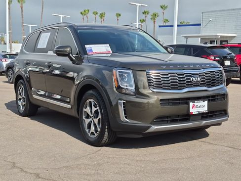 Used 2020 Kia Telluride EX AWD/4WD image 2