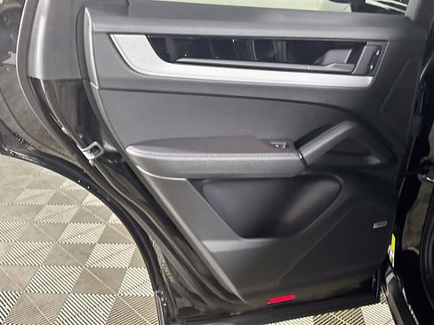 Used 2024 Porsche Cayenne w/ Premium Package Plus (PFM) image 20