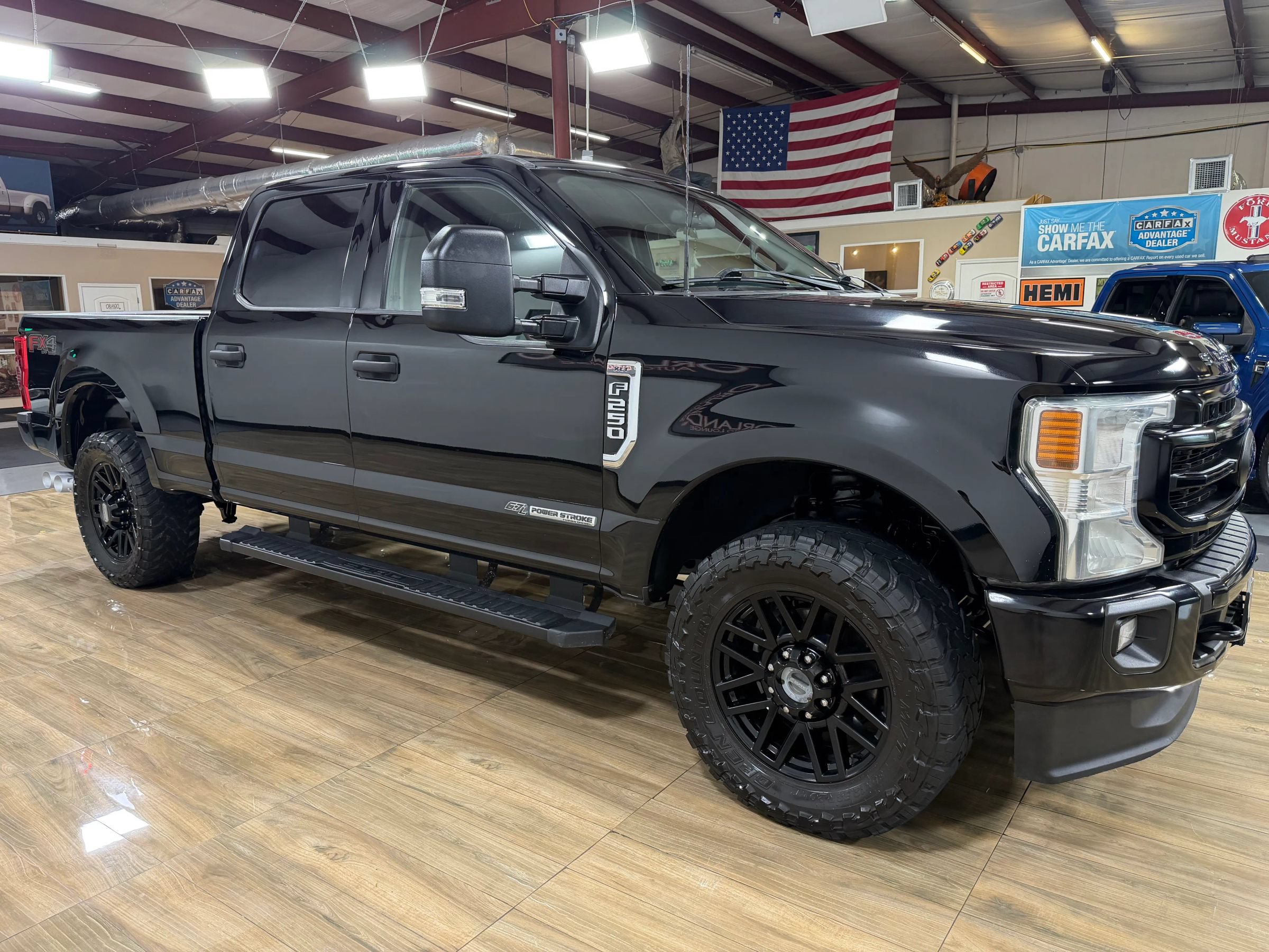 Used 2022 Ford F250 XLT w/ Black Appearance Package AWD/4WD image 4