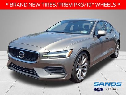 Used 2019 Volvo S60 T6 Momentum w/ Premium Package