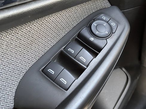 Used 2025 Chevrolet TrailBlazer LT AWD/4WD image 41