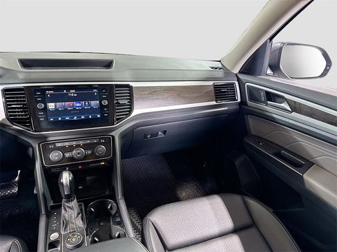 Used 2022 Volkswagen Atlas SE image 25