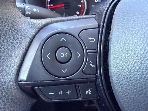 Used 2019 Toyota RAV4 LE image 17