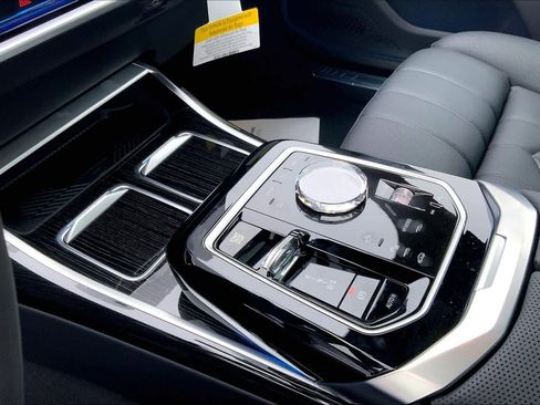 Used 2026 BMW 750e xDrive 750e xDrive w/ Executive Package image 7