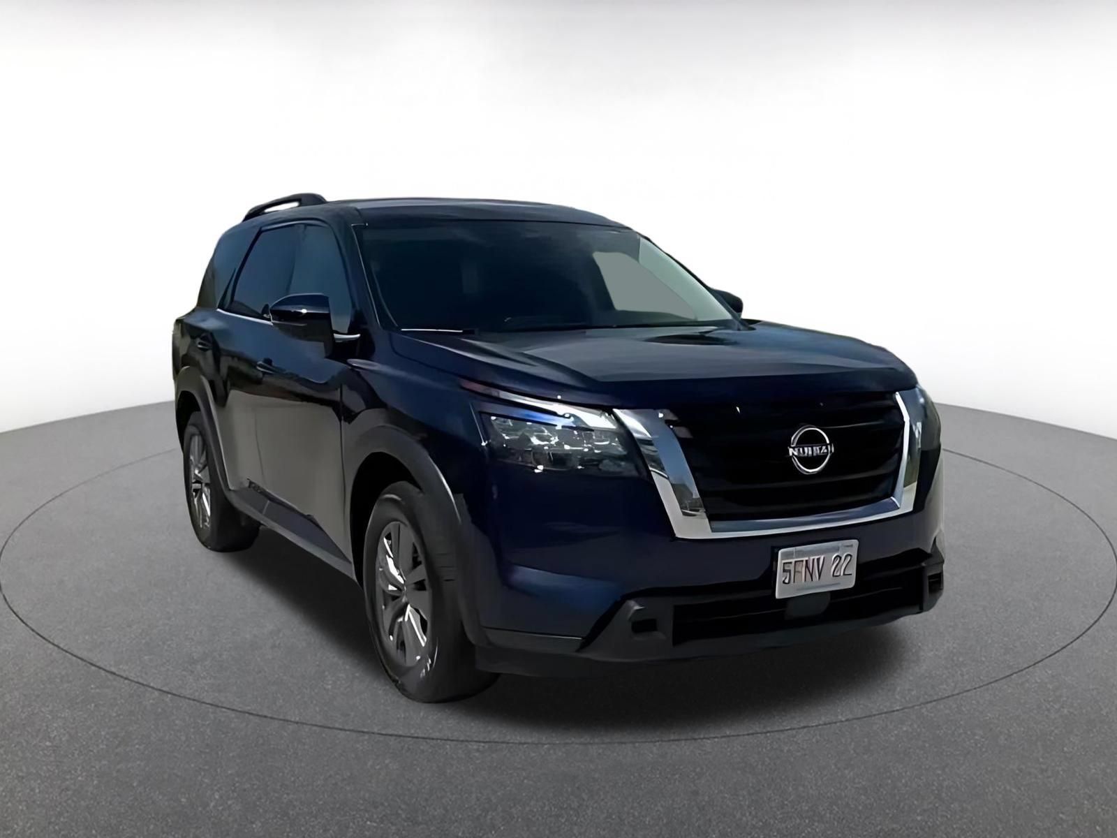 Used 2025 Nissan Pathfinder SV FWD image 3