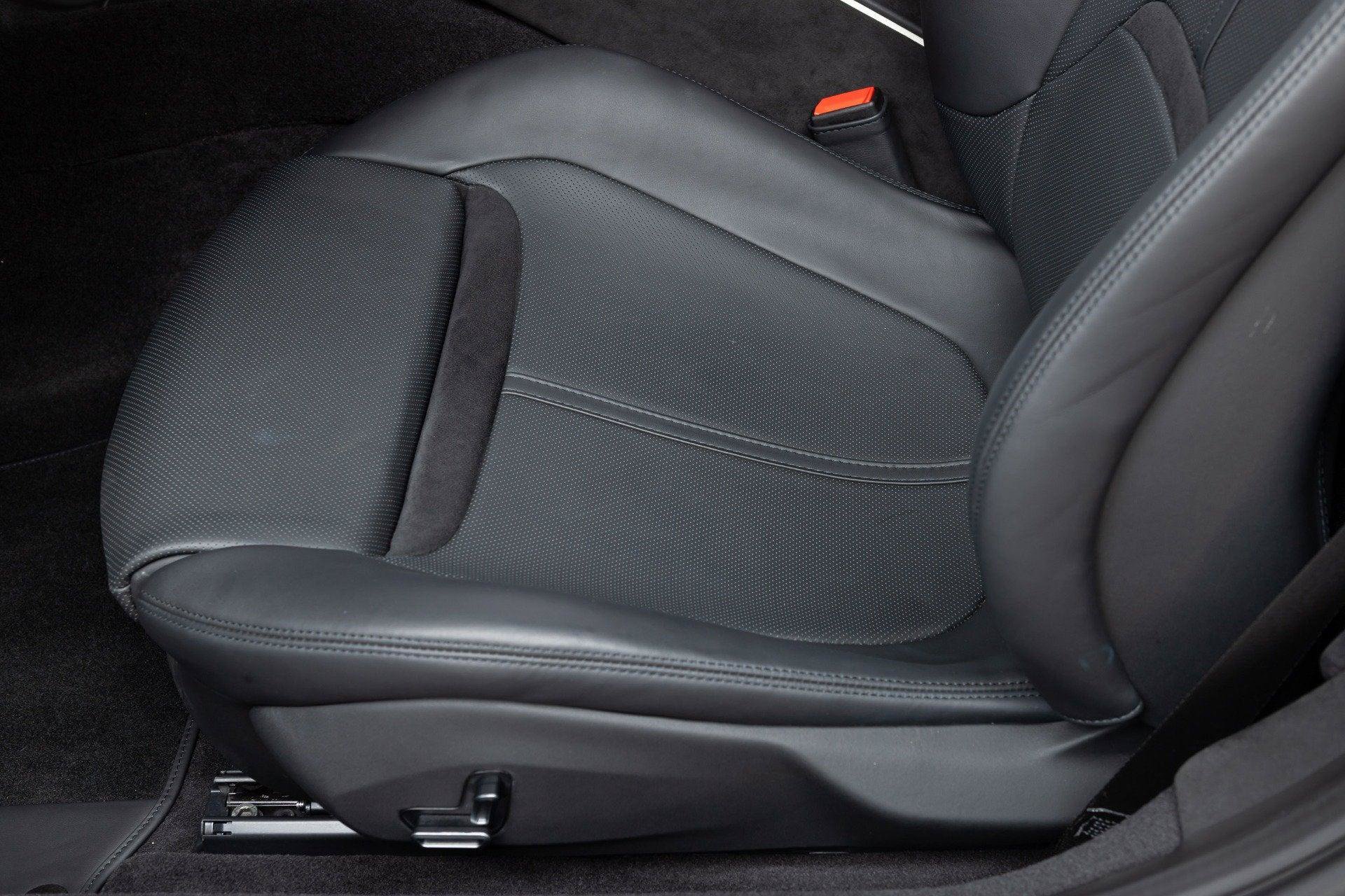 Certified 2024 Ferrari Roma Spider RWD image 33