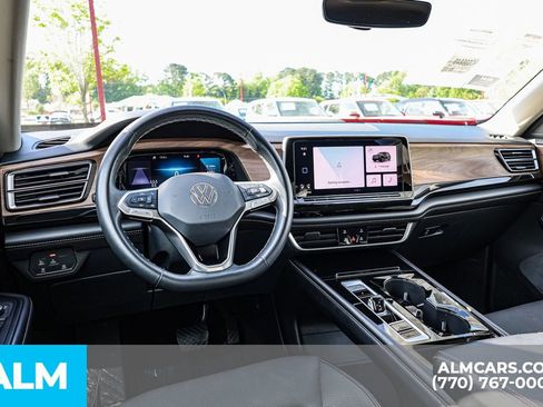 Used 2024 Volkswagen Atlas SE FWD image 30