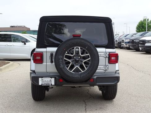 Used 2024 Jeep Wrangler Sahara w/ Safety Group image 9