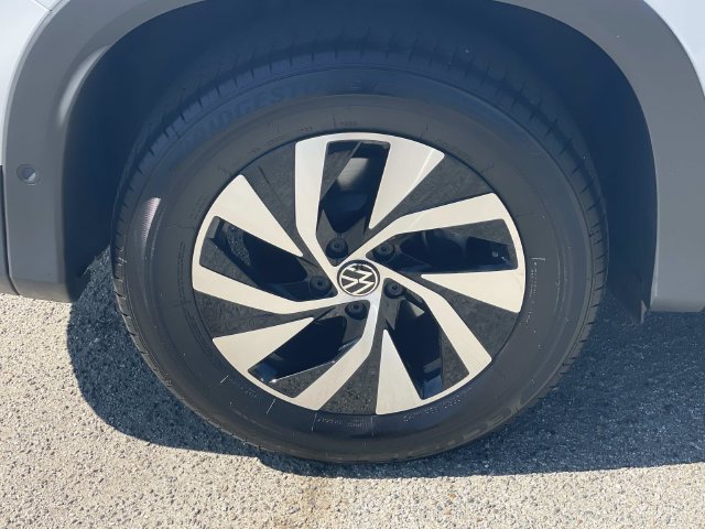 Certified 2026 Volkswagen Tiguan S FWD image 30
