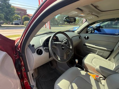 Used 2010 Chevrolet HHR LT FWD image 8