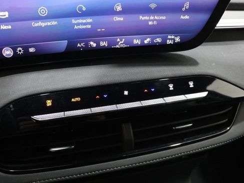 Used 2025 Buick Enclave Preferred FWD image 26