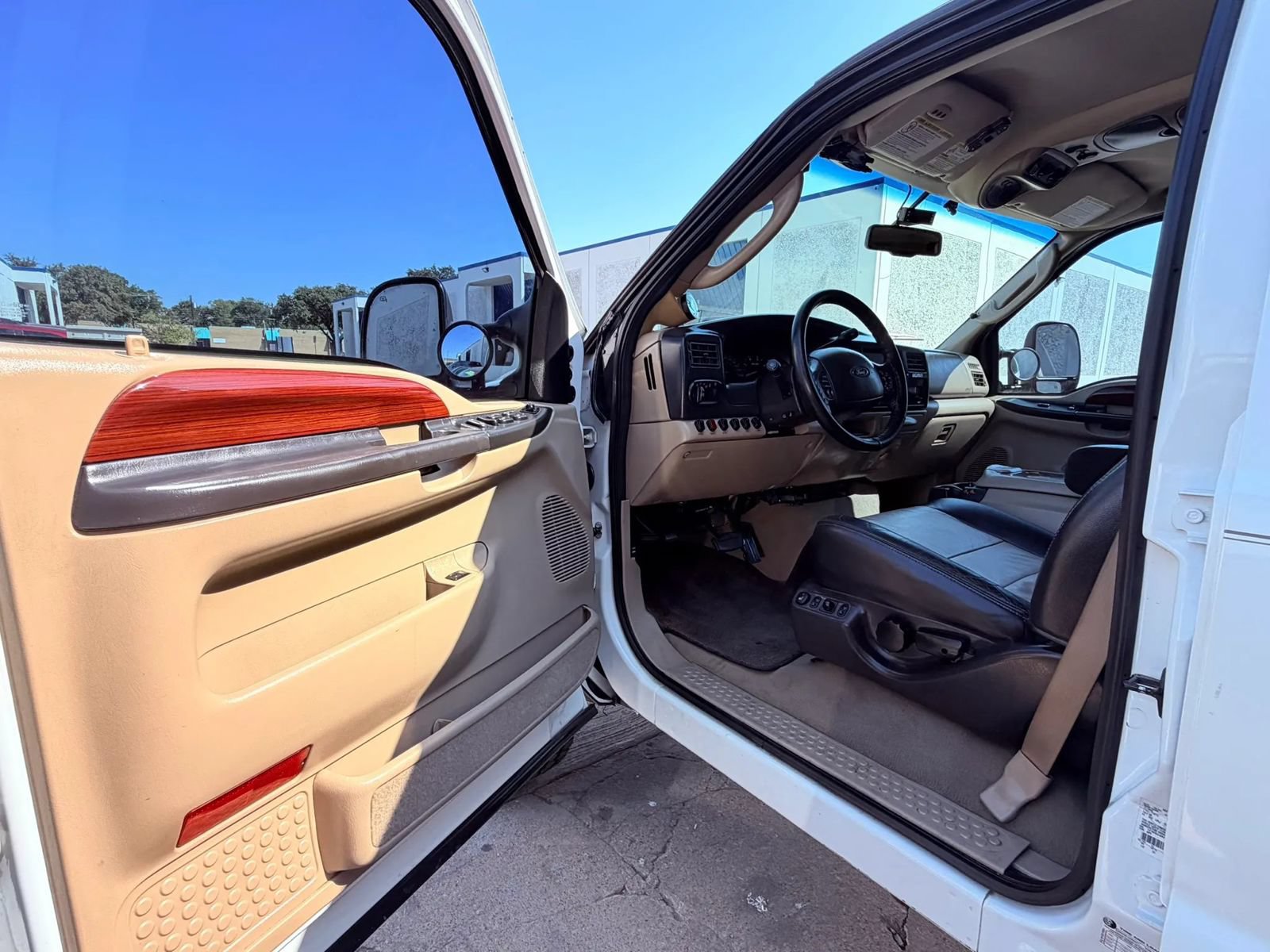 Used 2005 Ford Excursion Eddie Bauer AWD/4WD image 10