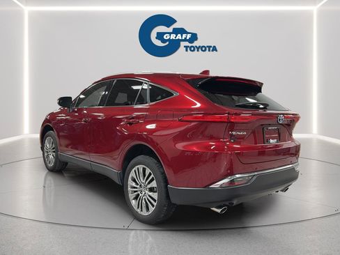 Used 2022 Toyota Venza XLE image 12