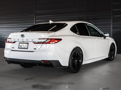 Used 2025 Toyota Camry SE image 16