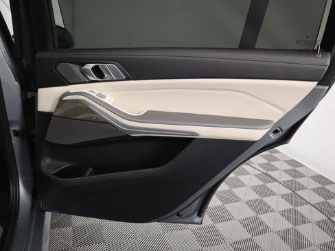 Certified 2023 BMW X7 xDrive40i w/ Executive Package image 29