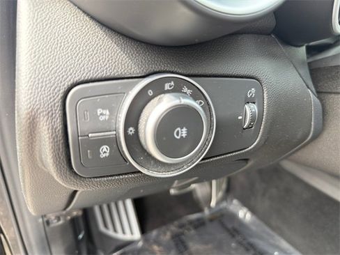 Used 2022 Alfa Romeo Giulia Veloce image 13