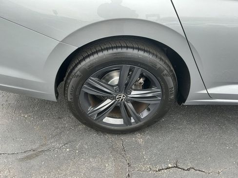 Certified 2023 Volkswagen Jetta SE w/ Panoramic Sunroof Package image 27