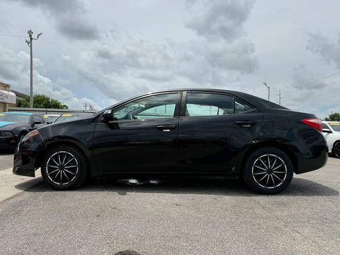 Used 2017 Toyota Corolla LE FWD image 6