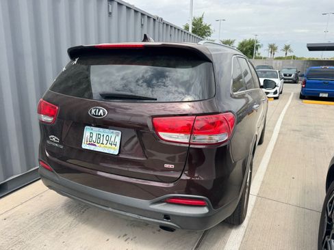 Used 2016 Kia Sorento FWD image 4