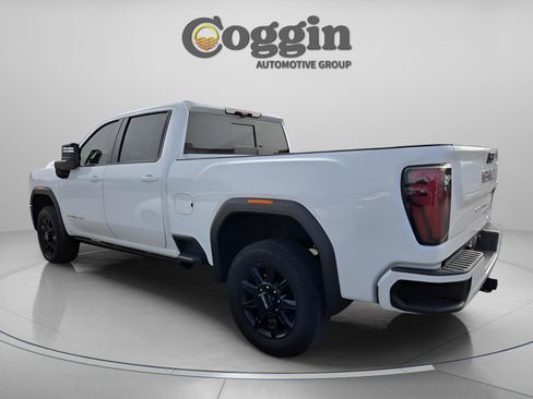 Used 2024 GMC Sierra 2500 AT4 w/ AT4 Premium Plus Package image 6