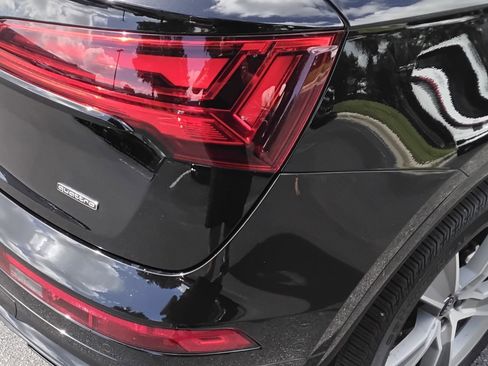 Certified 2025 Audi Q5 2.0T Premium image 9