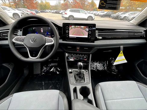 New 2025 Volkswagen Jetta SE image 12