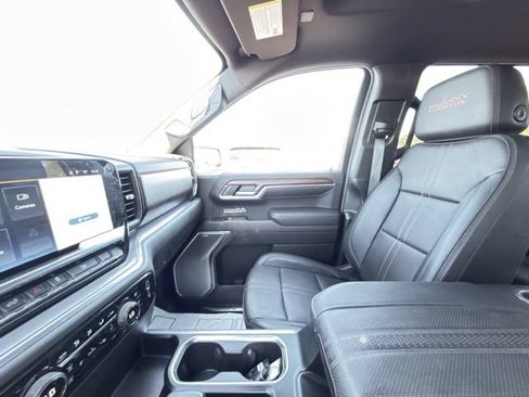 Used 2024 Chevrolet Silverado 1500 High Country w/ Technology Package AWD/4WD image 51
