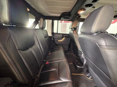 Used 2014 Jeep Wrangler Unlimited Sahara AWD/4WD image 33