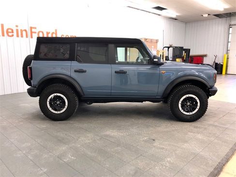 Used 2024 Ford Bronco Badlands image 11