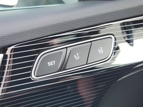 Used 2025 Hyundai Palisade Calligraphy image 23