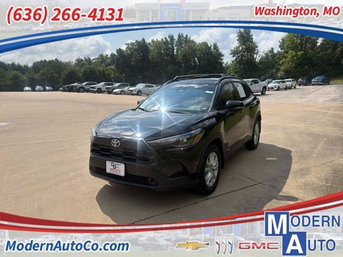 Used 2026 Toyota Corolla Cross LE w/ Cold Weather Package AWD/4WD image 1