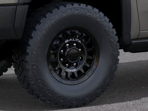New 2026 GMC Sierra 2500 AT4X w/ AT4X AEV Edition AWD/4WD image 9
