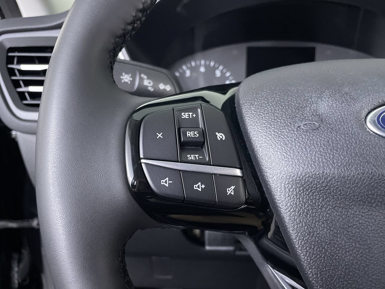Used 2022 Ford Escape SEL AWD/4WD image 25