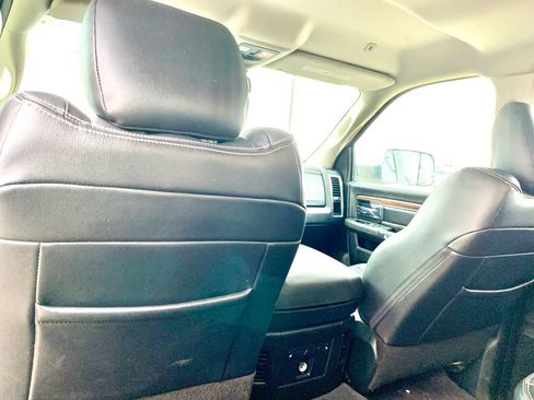 Used 2018 RAM 1500 Laramie w/ Convenience Group AWD/4WD image 15