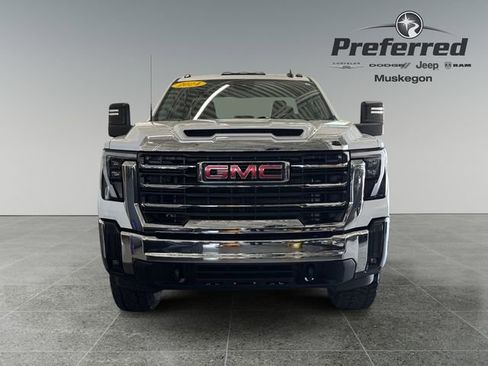 Used 2024 GMC Sierra 2500 SLE AWD/4WD image 11