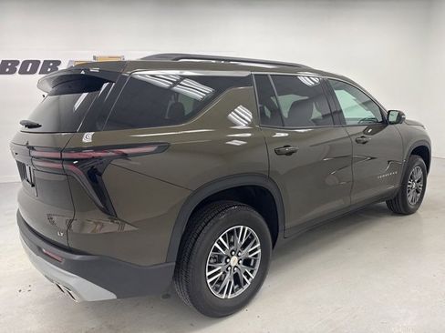 Used 2024 Chevrolet Traverse LT w/ Trailering Package image 5