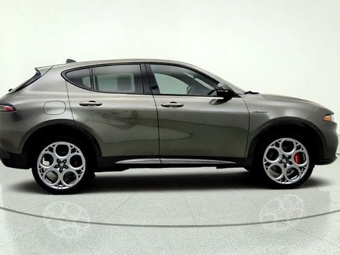 Used 2024 Alfa Romeo Tonale Veloce w/ Active Assist Package AWD/4WD image 4