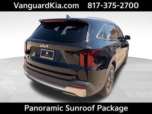 Certified 2025 Kia Sorento S w/ Panoramic Sunroof Package image 4
