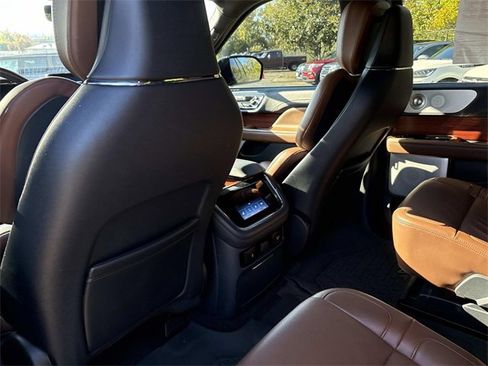Certified 2024 Lincoln Navigator Reserve image 18